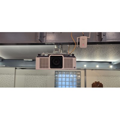 Installation audio visuel et vidéoprojecteur lieux de cultes , synagogue , chapelle , église , audiovisuel ,